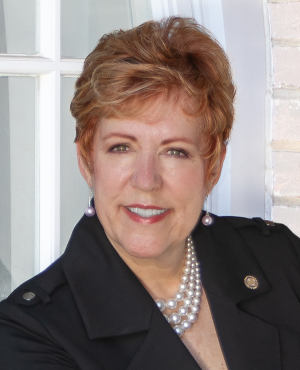 Photo of Carolyn Koester, CRS, G-Certified, GRI, Luxury Home Specialist, MSP